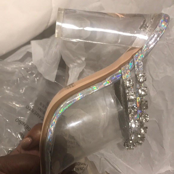 Fashion Nova’s thinking back on it shoe - Picture 5 of 5